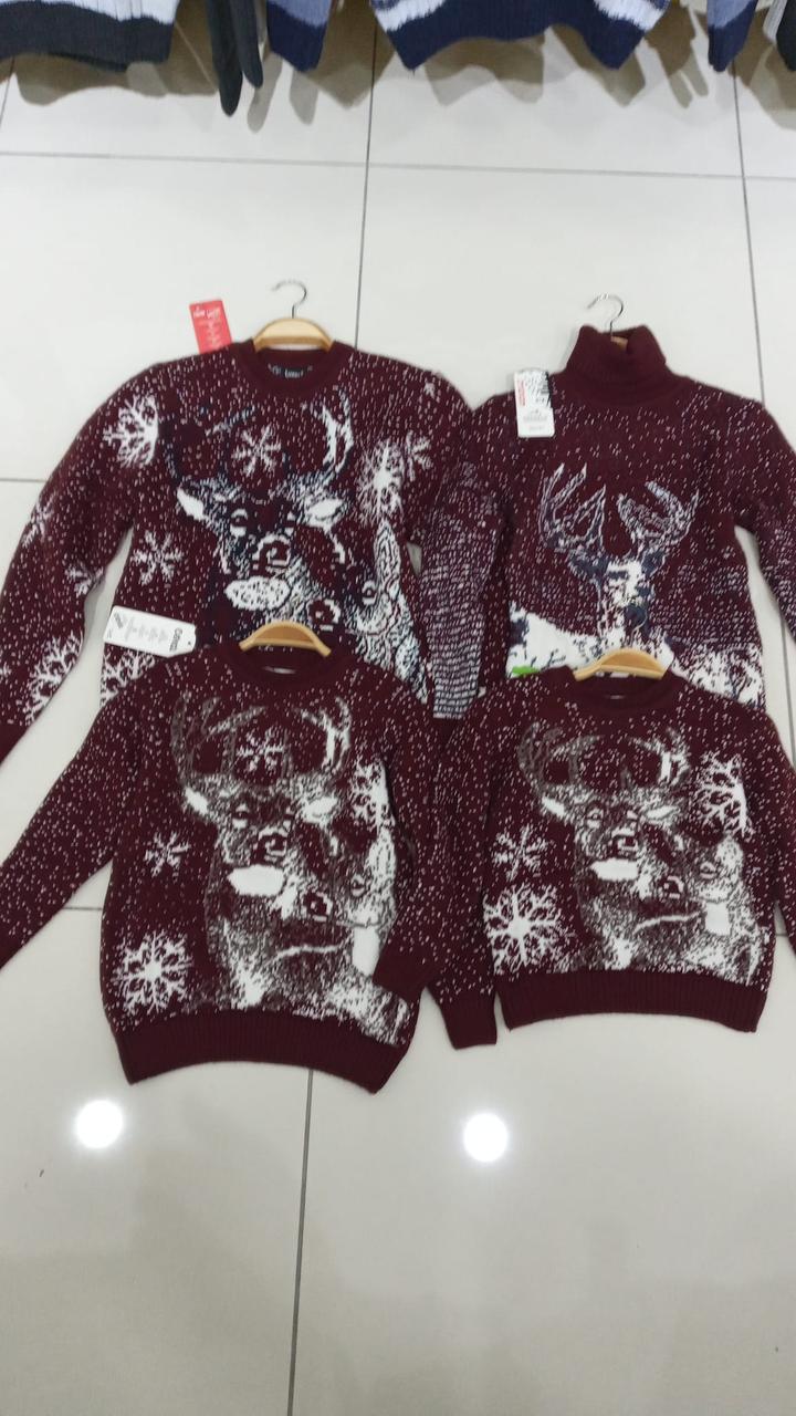 Новогодние парные свитера с оленями для всей семьи - фото 1 - id-p95848437