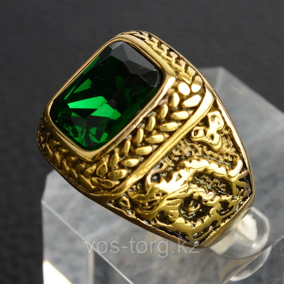 Перстень-печатка "Зеленый корунд"