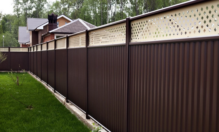 Забор из модульного листа (простой монтаж)