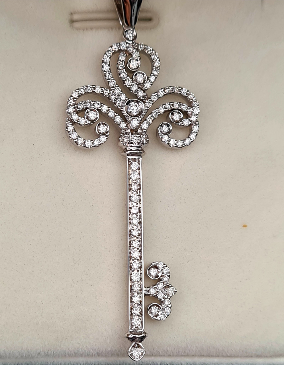 Золотой кулон с бриллиантами 0.77Ct 4/4A