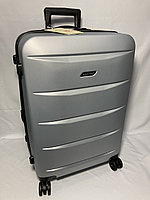 Средний пластиковый дорожный чемодан на 4-х колесах"Fashion". Высота 65 см, ширина 42 см, глубина 26 см., фото 1