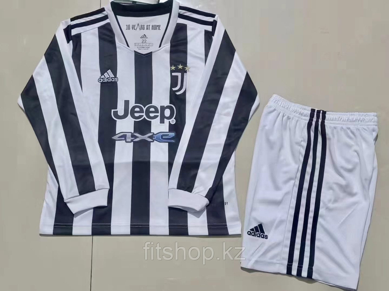 Футбольная форма Juventus 2021/22 года (комплект футболка с длинным рукавом +шорты) - фото 2 - id-p96270648