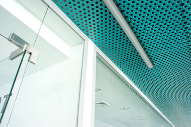 Перфорированные подвесные потолочные панели Quatro+ перфорированный потолок, фото 3
