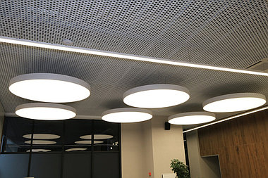 Перфорированные подвесные потолочные панели Wavy+ перфорированный потолок, фото 3