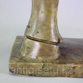 Желіде жыныстық қатынасқа түскен адамдардың бейнелерін қараңыз