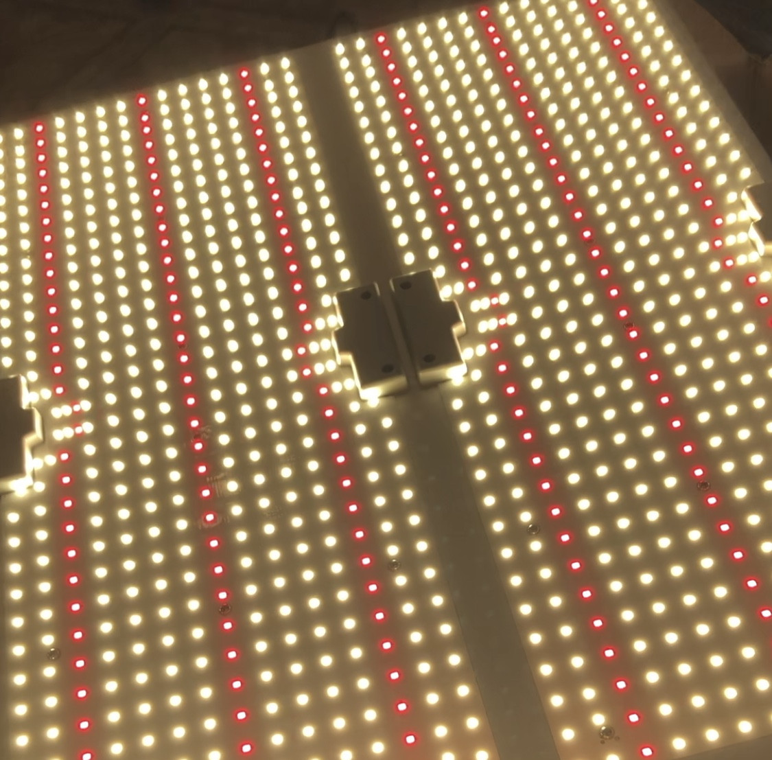 Quantum board (LED GROW LIGHT)  Full Spectrum 400 Вт