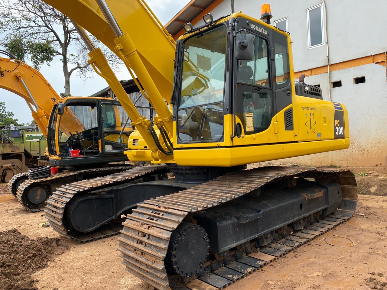 Боковой резец правый 205-70-7419 Komatsu PC200-5 (Экскаватор гусеничный) - фото 1 - id-p38735695