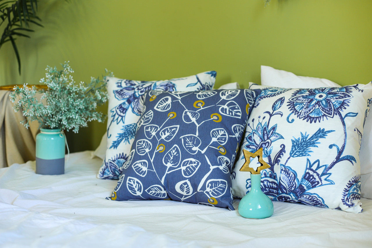 Декоративные подушки Синие листья 48х48 - фото 3 - id-p87263409