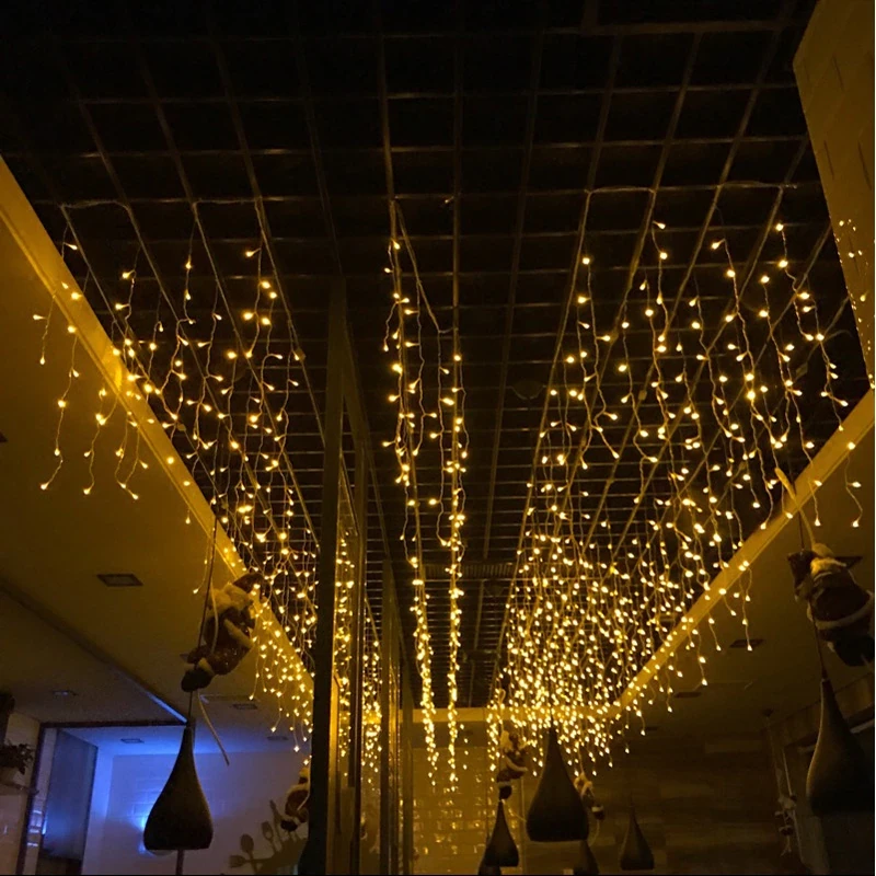 Новогодняя гирлянда Бахрома 20 метров. Гирлянда светодиодная Бахрома  20*0,8 метра.