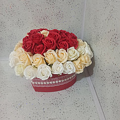Мыльные розы в коробке "сердце", 57 мыльных роз