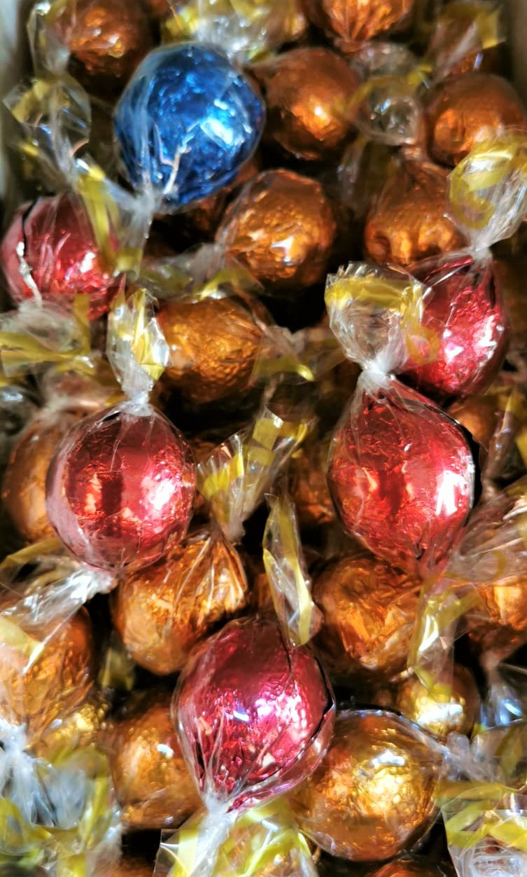 Шоколадные конфеты шарики с начинкой Fovourites Ассорти 1кг