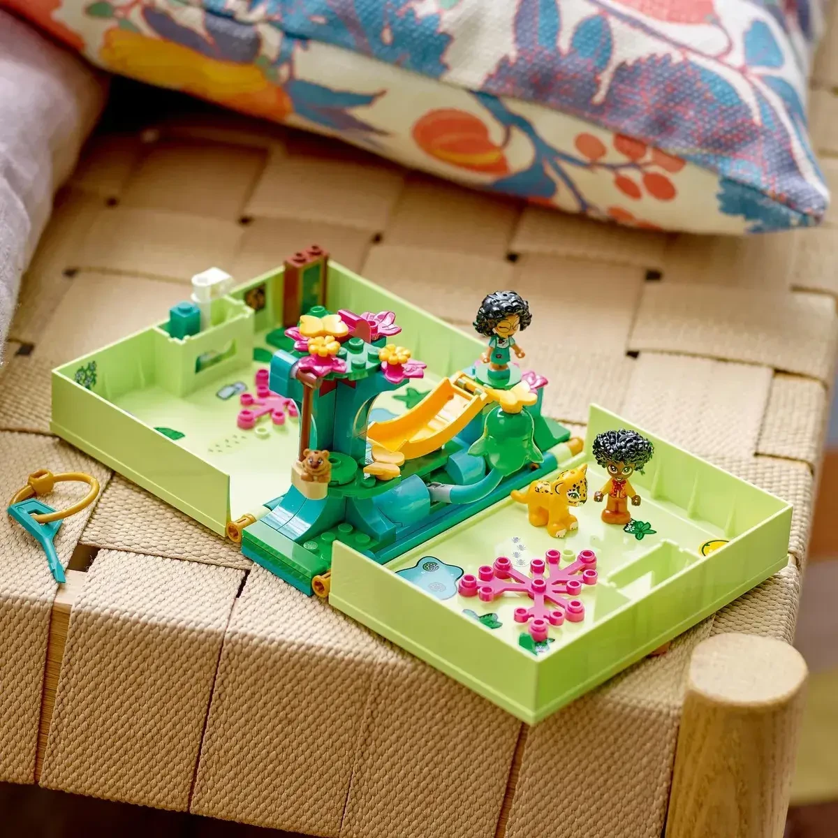 Lego Принцессы Дисней Волшебная дверь Антонио