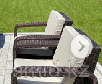 Комплект мебели из ротанга. Два диванчика, два кресла и оригинальный журнальный столик - фото 3 - id-p96638506