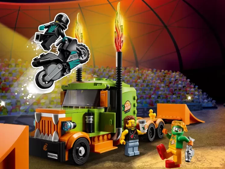 LEGO City 60294 Грузовик для шоу каскадёров, конструктор ЛЕГО - фото 10 - id-p96654909