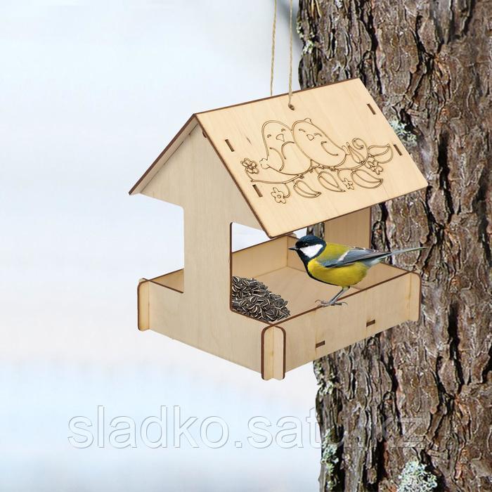 Кормушка для птиц Домик с птичкой 24 × 20 × 17 см - фото 1 - id-p96655943