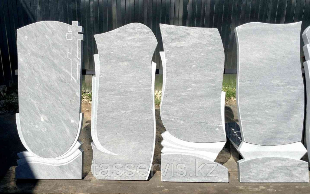 Памятники  из светло серого  мрамора   прямой и фигурной формы  от 90*45 × 7  до 120 × 45 × 7  см