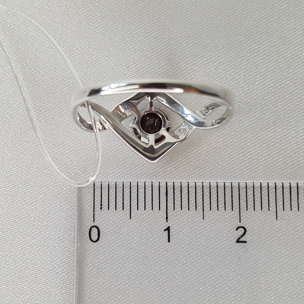Кольцо из серебра с гранатом и фианитами Diamant 94-310-00380-2 покрыто родием - фото 3 - id-p83966466