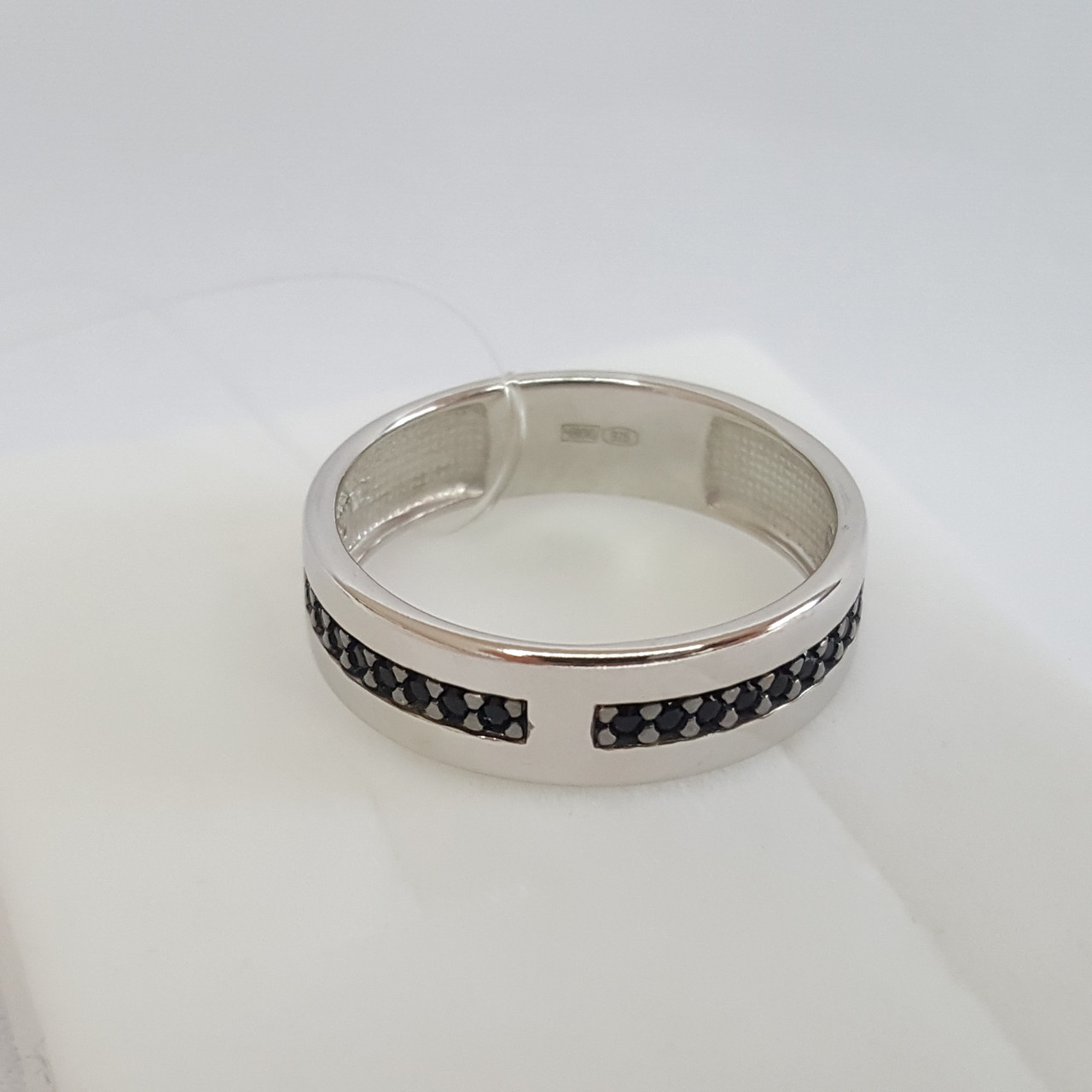 Кольцо из серебра с фианитами DIAMANT ( SOKOLOV ) 94-110-01277-1 покрыто родием коллекц. PRESENT