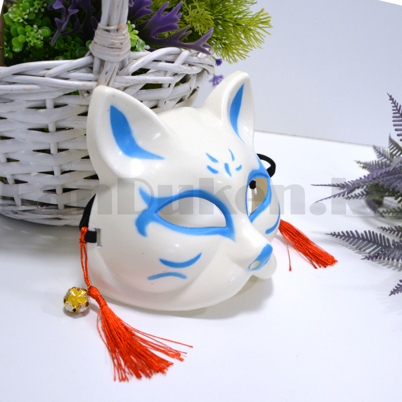 Маска Кицунэ японской демонической лисы Kitsune fox на резинке с колокольчиками и кисточками голубая - фото 3 - id-p96720894