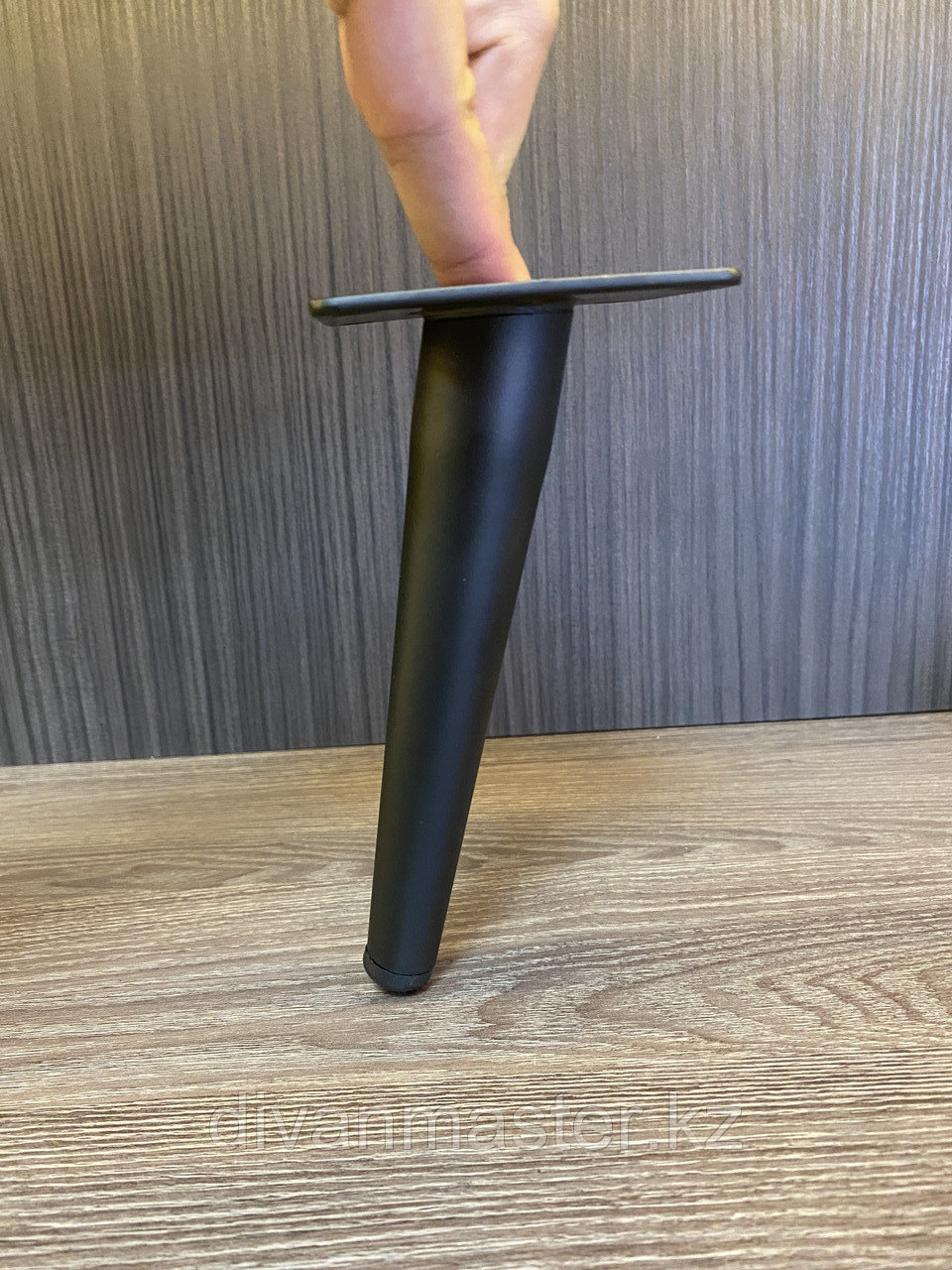 Ножка стальная с наклоном, для диванов и кресел, 18 см