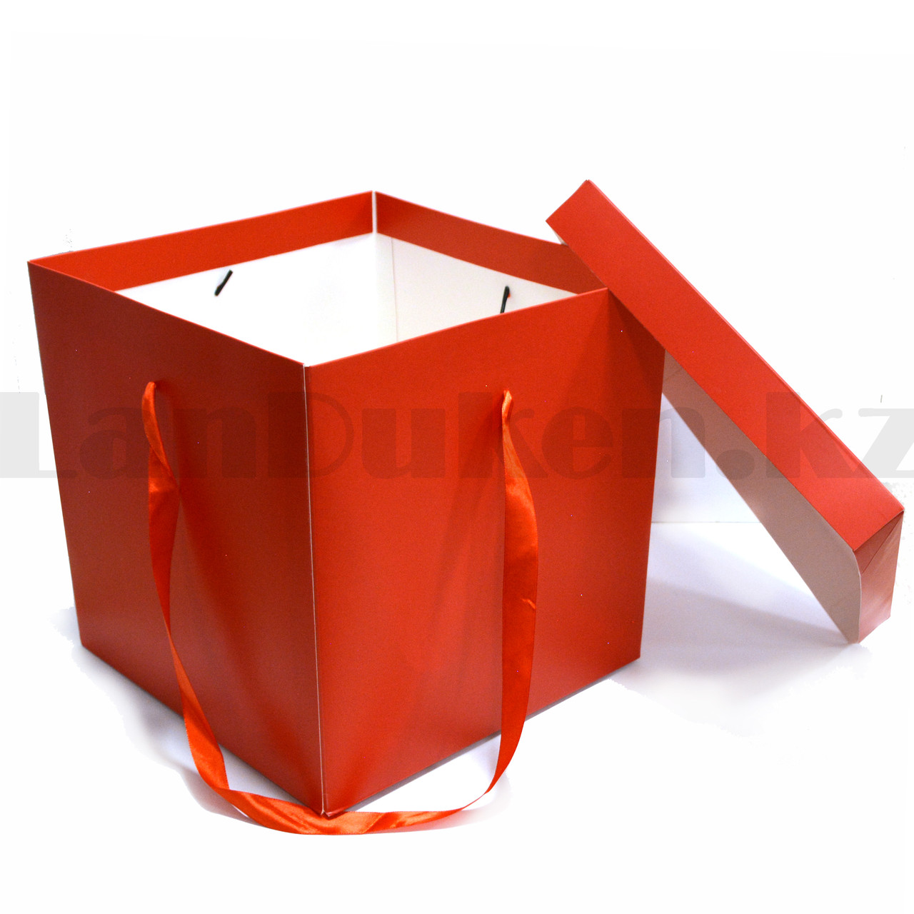 Подарочная коробка L (28x28х28) квадратная со съемной крышкой с лентами красная - фото 5 - id-p97053196