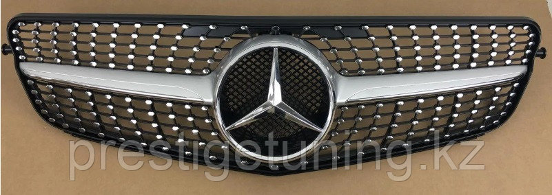 Решетка радиатора Mercedes C-class W204 2007-13 стиль AMG Diamond (Серебро)