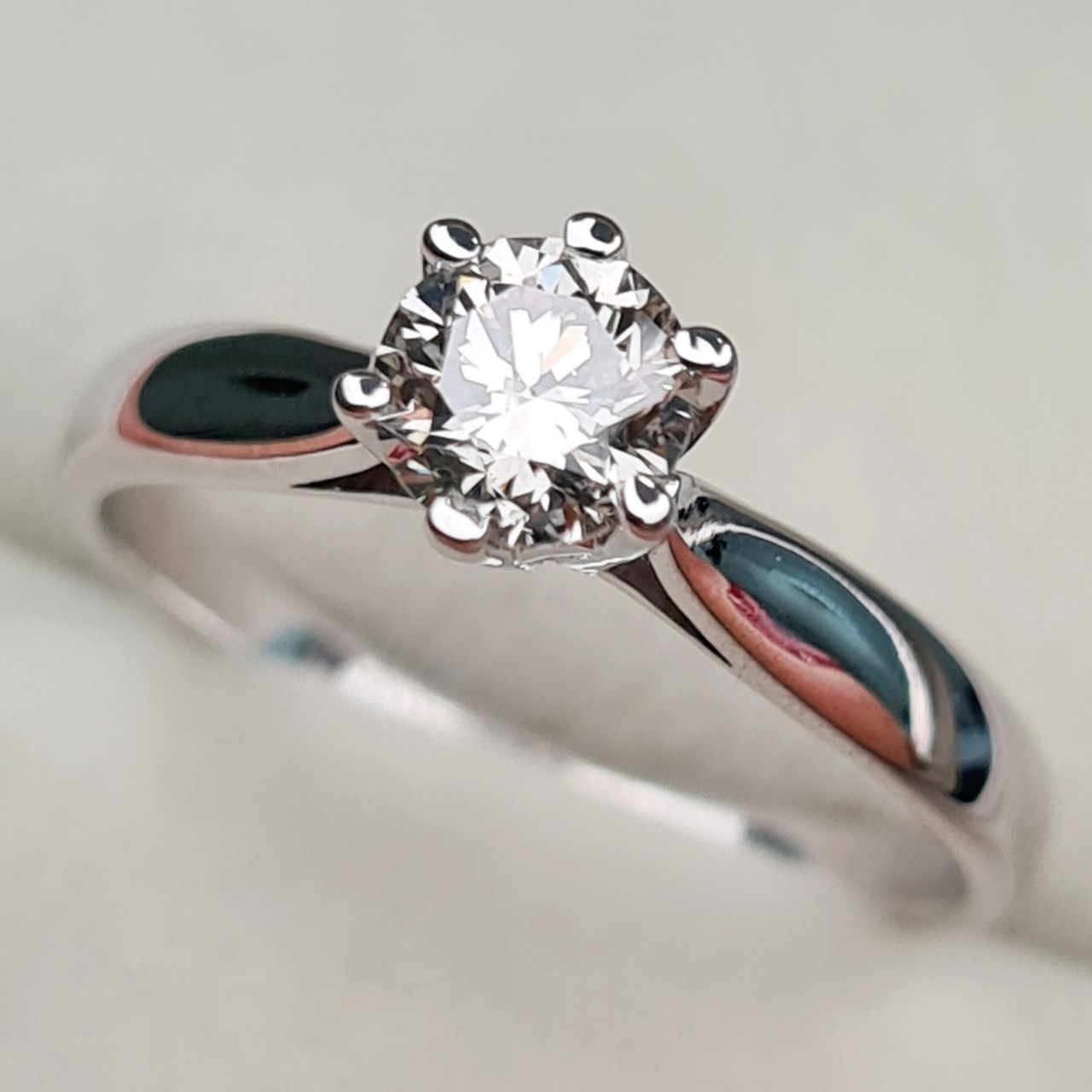 Сертификат IGI 0.59Сt SI1/K, G - Cut Золотое кольцо с бриллиантами