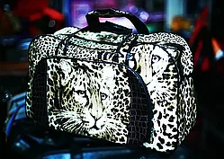 Женская сумка-саквояж, с наружным кармашком (леопардовый рисунок)