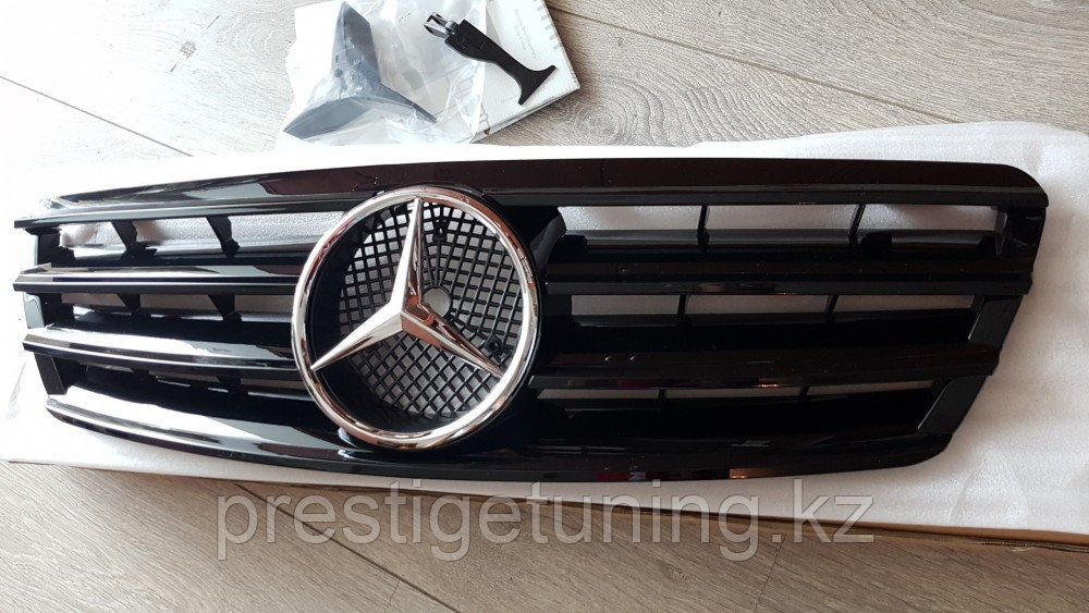 Решетка радиатора на Mercedes-Benz C-class W203 2000-07 в стиле CL AMG (черный глянец) - фото 5 - id-p97477128