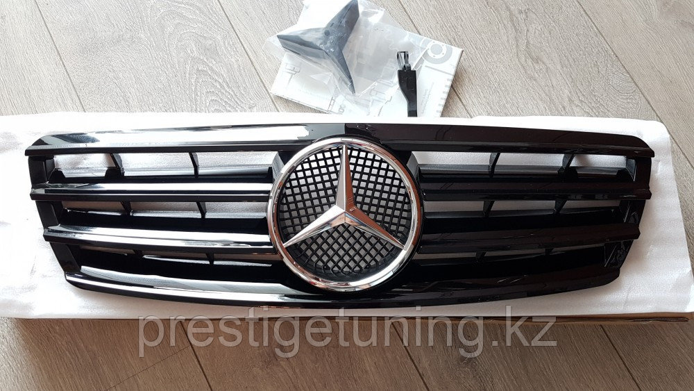 Решетка радиатора на Mercedes-Benz C-class W203 2000-07 в стиле CL AMG (черный глянец) - фото 3 - id-p97477128
