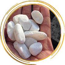 Лесбиянканың өзімен жыныстық қатынасқа түсуі бейнеленген орыс порносын қараңыз.