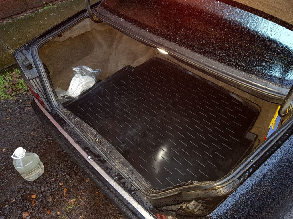 Коврик в багажник для Mercedes-Benz E-Класс W124 (1984-1995)