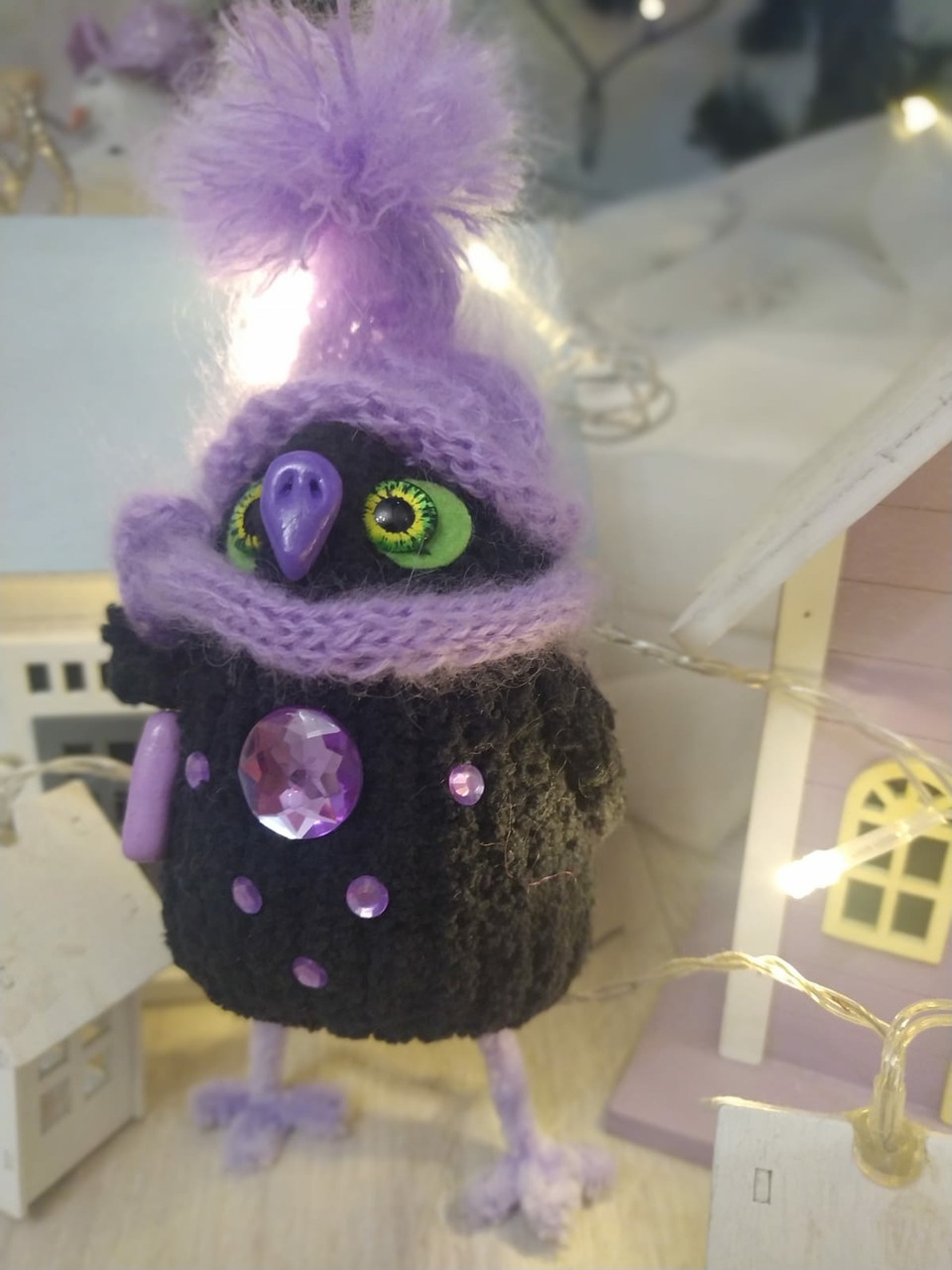 Интерьерная игрушка Сова в вязанной шапочке