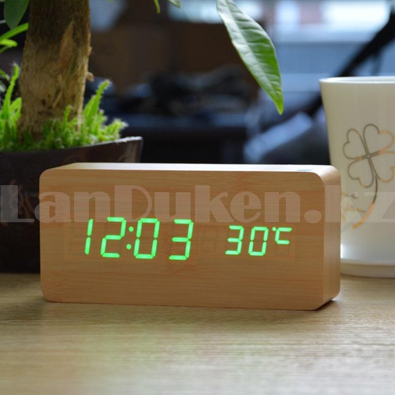 Настольные цифровые часы с будильником от сети и электрические с календарем под дерево бежевые
