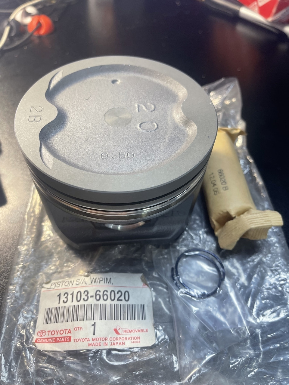 Поршня двигателя 0,5 Поршня 1FZFE 0,5 Тойота Ланд-Крузер 105 объем 4500 куб см