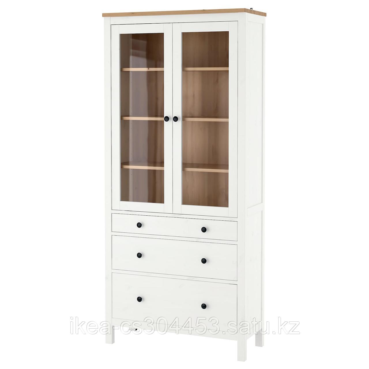 HEMNES ХЕМНЭС Шкаф-витрина с 3 ящиками, белая морилка/светло-коричневый ...