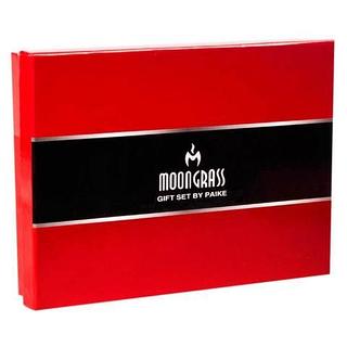 Қыз мастурбация жасап, ақ сұйықтықпен сықылды