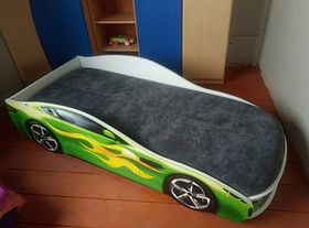 Детская кровать-машина "Бондмобиль" зеленый Бельмарко
