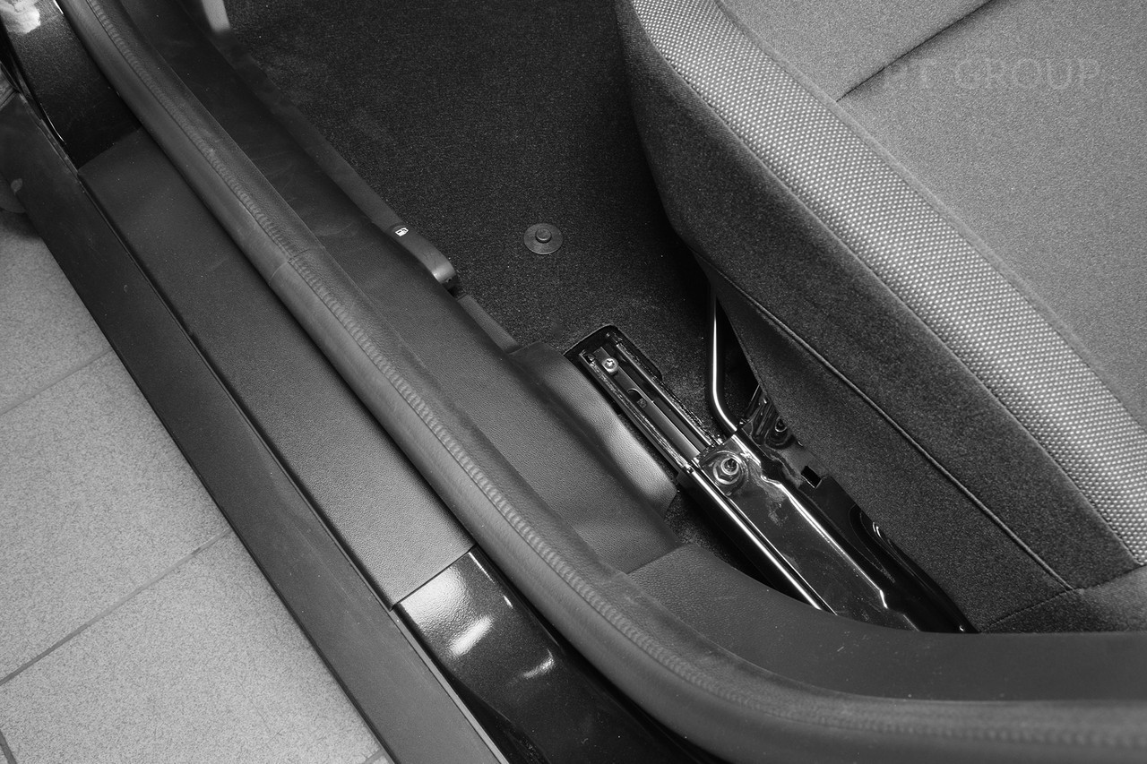 Накладки на ковролин передние (2 шт) (ABS) Renault DUSTER с 2021 - фото 5 - id-p97745599