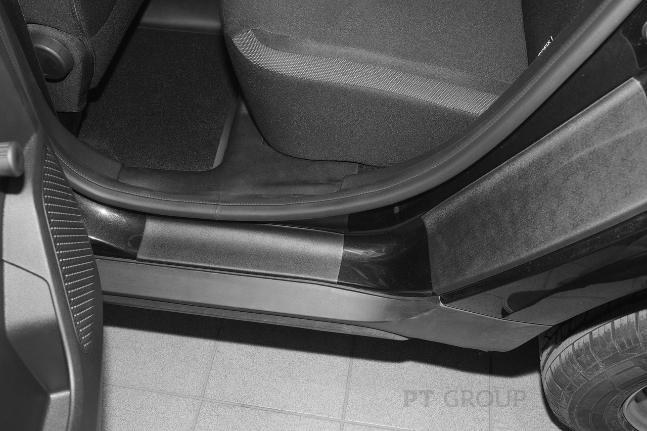 Накладки в проёмы задних дверей (ABS) (2шт) Renault DUSTER с 2021 - фото 3 - id-p97745605