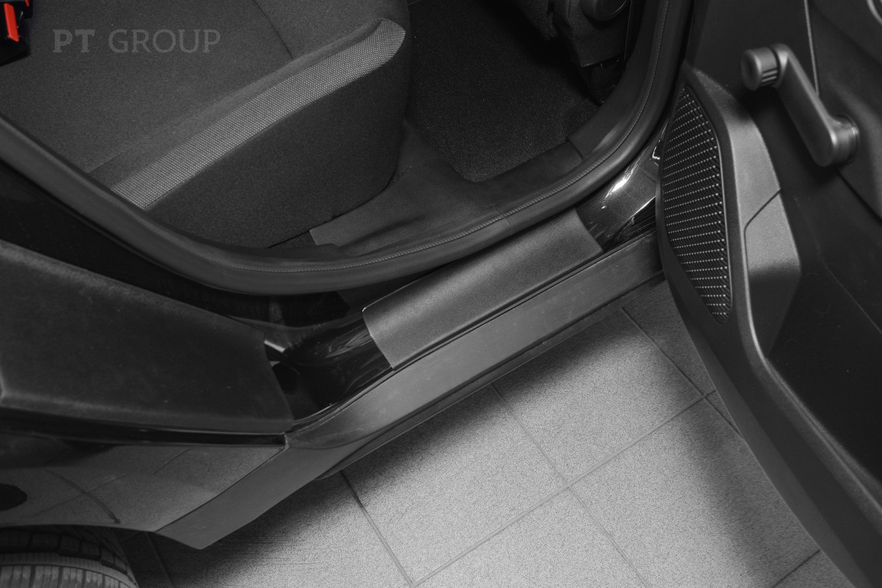 Накладки в проёмы задних дверей (ABS) (2шт) Renault DUSTER с 2021 - фото 2 - id-p97745888