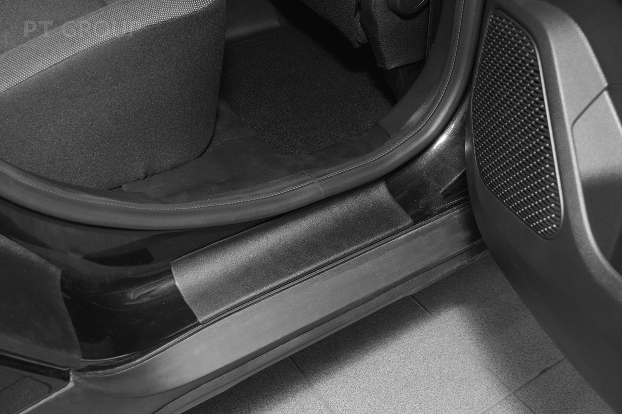 Накладки в проёмы задних дверей (ABS) (2шт) Renault DUSTER с 2021 - фото 4 - id-p97745888