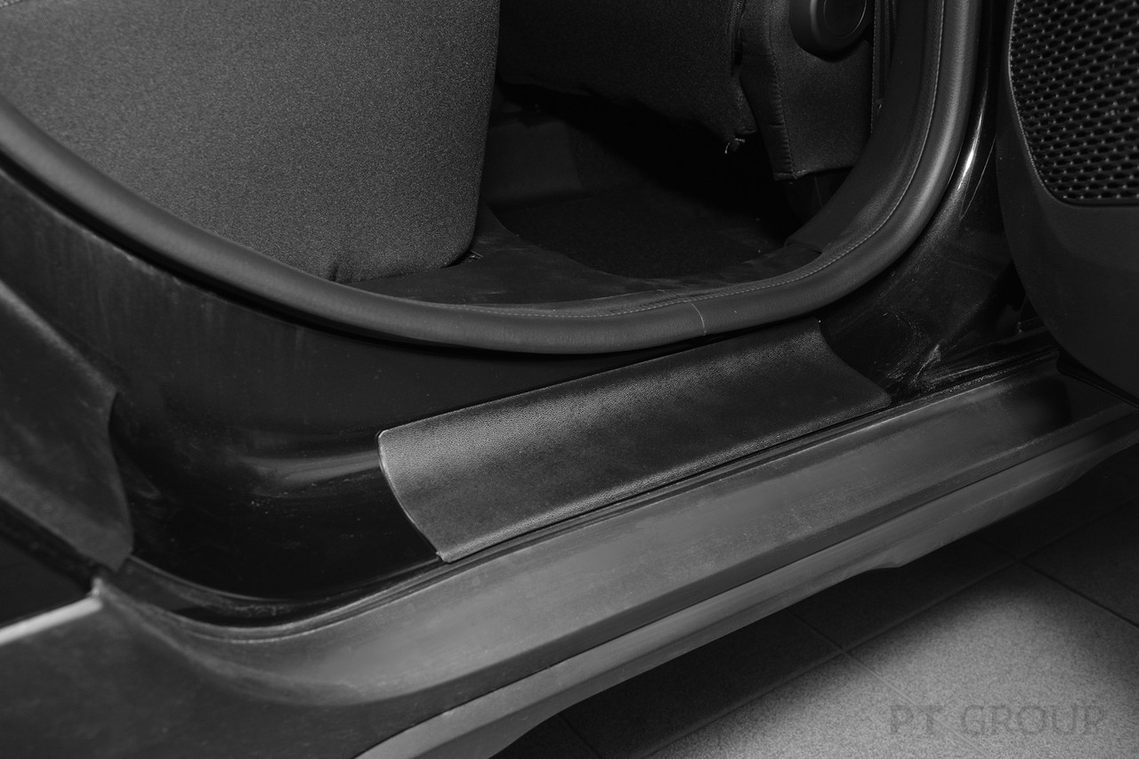 Накладки в проёмы задних дверей (ABS) (2шт) Renault DUSTER с 2021 - фото 5 - id-p97745888