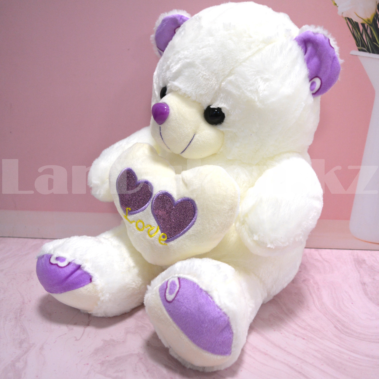 Мягкая игрушка мишка с сердцем в руках 28 см белый с сиреневыми ушками - фото 5 - id-p97886528
