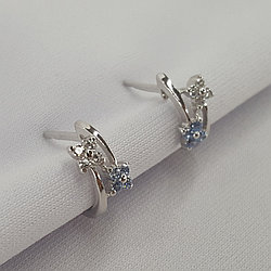Серьги из серебра с голубыми фианитами SOKOLOV 94020112 серебро с родием, с английским замком