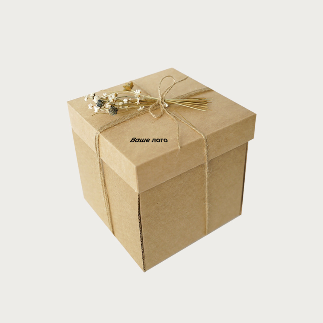 Белая или крафт картонная коробка с натуральной джутовой нитью и мини букетом сухоцветов