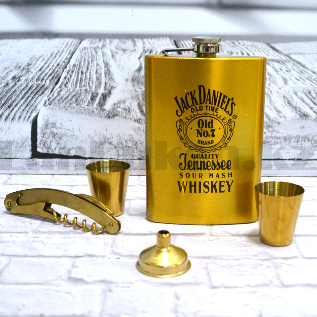 Мужской набор Jack Daniels (фляга 265 мл (9oz) 2 рюмки воронка мультитул) в подарочной коробке - фото 9 - id-p97921261