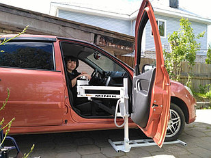 Подъёмник для инвалидов MINIK в автомобиль