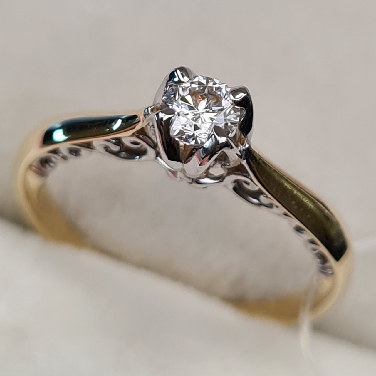 Золотое кольцо с бриллиантами 0.235Сt VVS1/G, EX - Cut