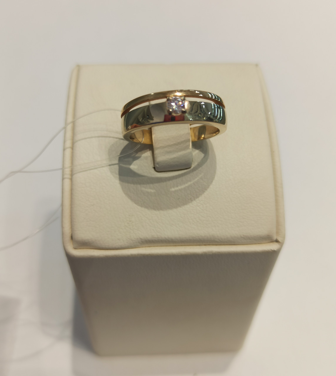 Обручальное кольцо с фианитом / 20,5 размер